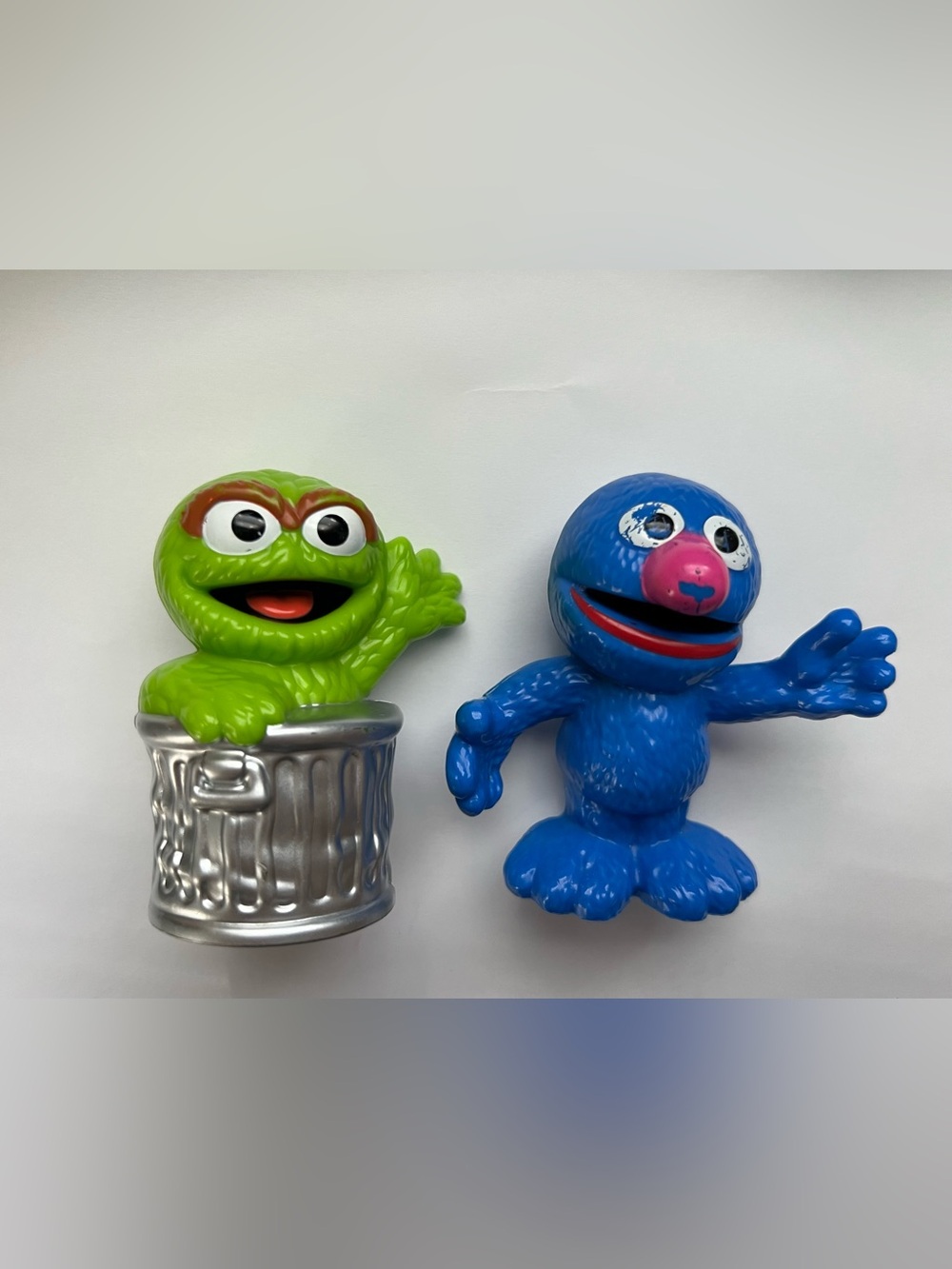 Sesame Street Mini Figures Lot of 2 (Grover and Oscar the Grouch)